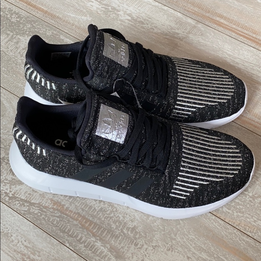 NWT Adidas swift run black silver - Picture 7 of 8
